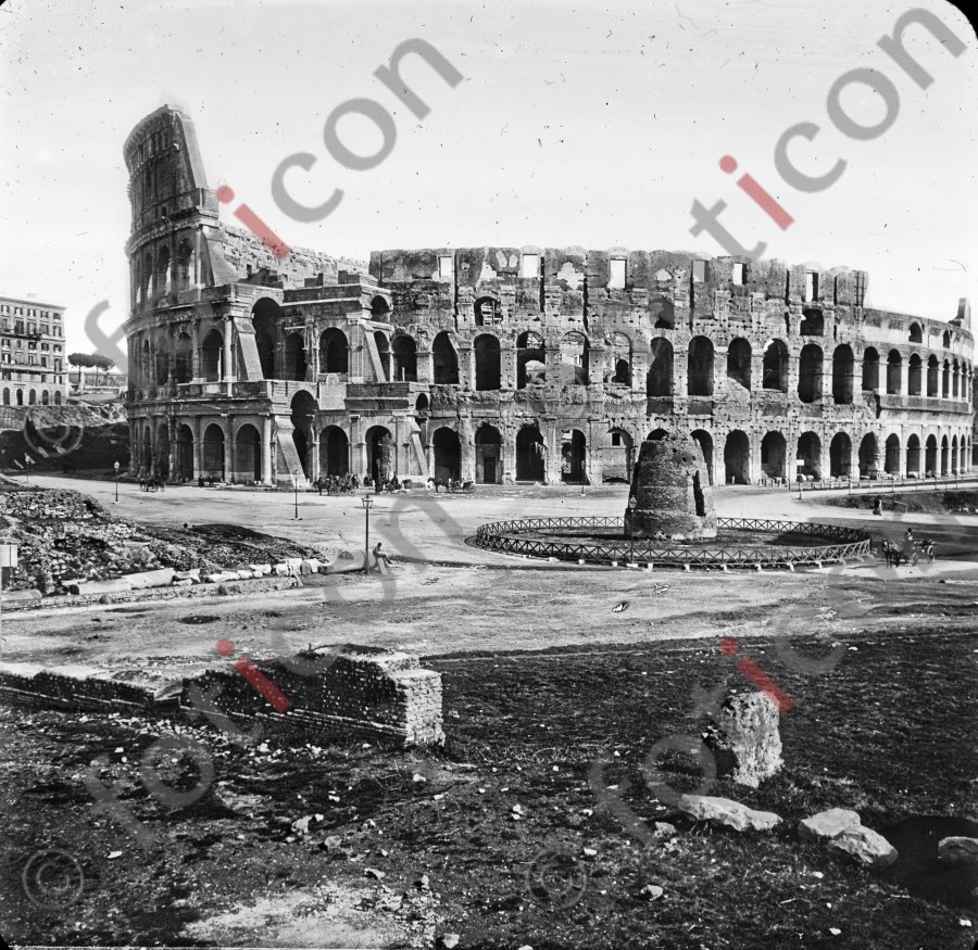 Das Kolosseum | The Coliseum - Foto foticon-simon-025-009-sw.jpg | foticon.de - Bilddatenbank für Motive aus Geschichte und Kultur